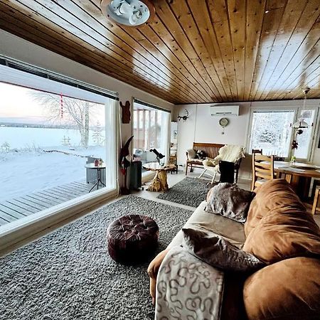 Lapland Sunrise Cottage With Lakefront Sauna ロヴァニエミ エクステリア 写真