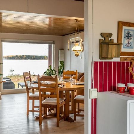 Lapland Sunrise Cottage With Lakefront Sauna ロヴァニエミ エクステリア 写真