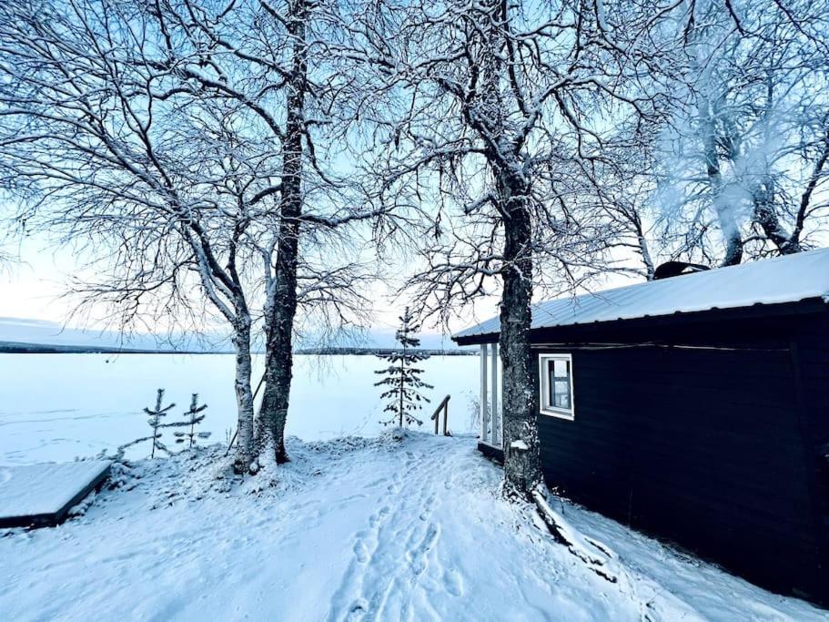 Lapland Sunrise Cottage With Lakefront Sauna ロヴァニエミ エクステリア 写真