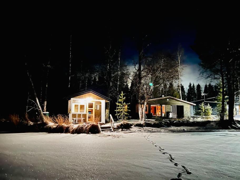 Lapland Sunrise Cottage With Lakefront Sauna ロヴァニエミ エクステリア 写真