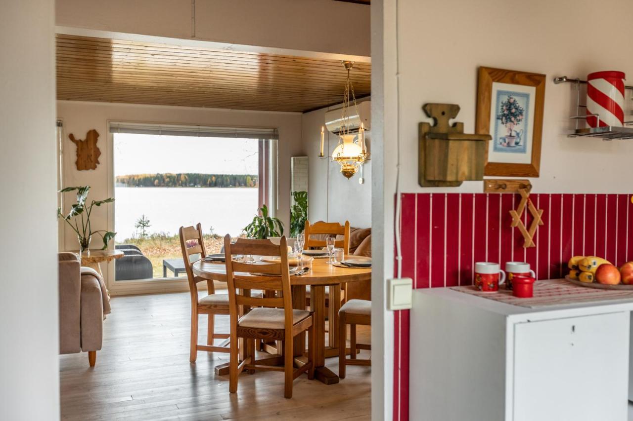 Lapland Sunrise Cottage With Lakefront Sauna ロヴァニエミ エクステリア 写真