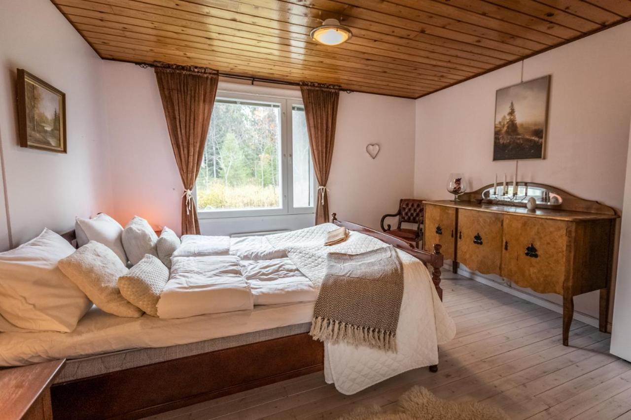 Lapland Sunrise Cottage With Lakefront Sauna ロヴァニエミ エクステリア 写真