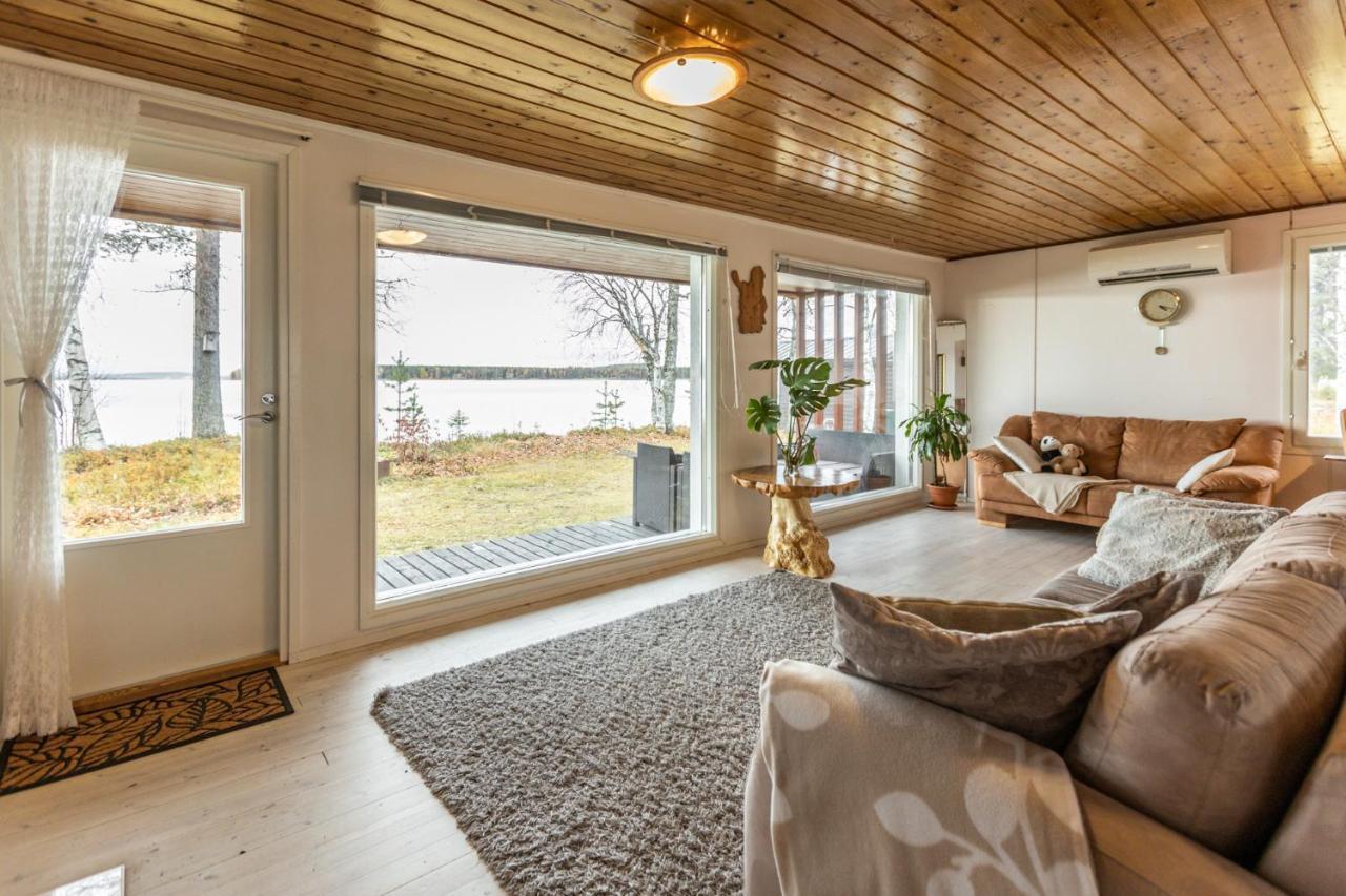 Lapland Sunrise Cottage With Lakefront Sauna ロヴァニエミ エクステリア 写真