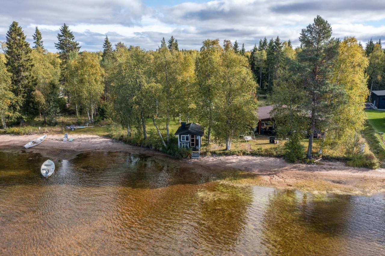 Lapland Sunrise Cottage With Lakefront Sauna ロヴァニエミ エクステリア 写真