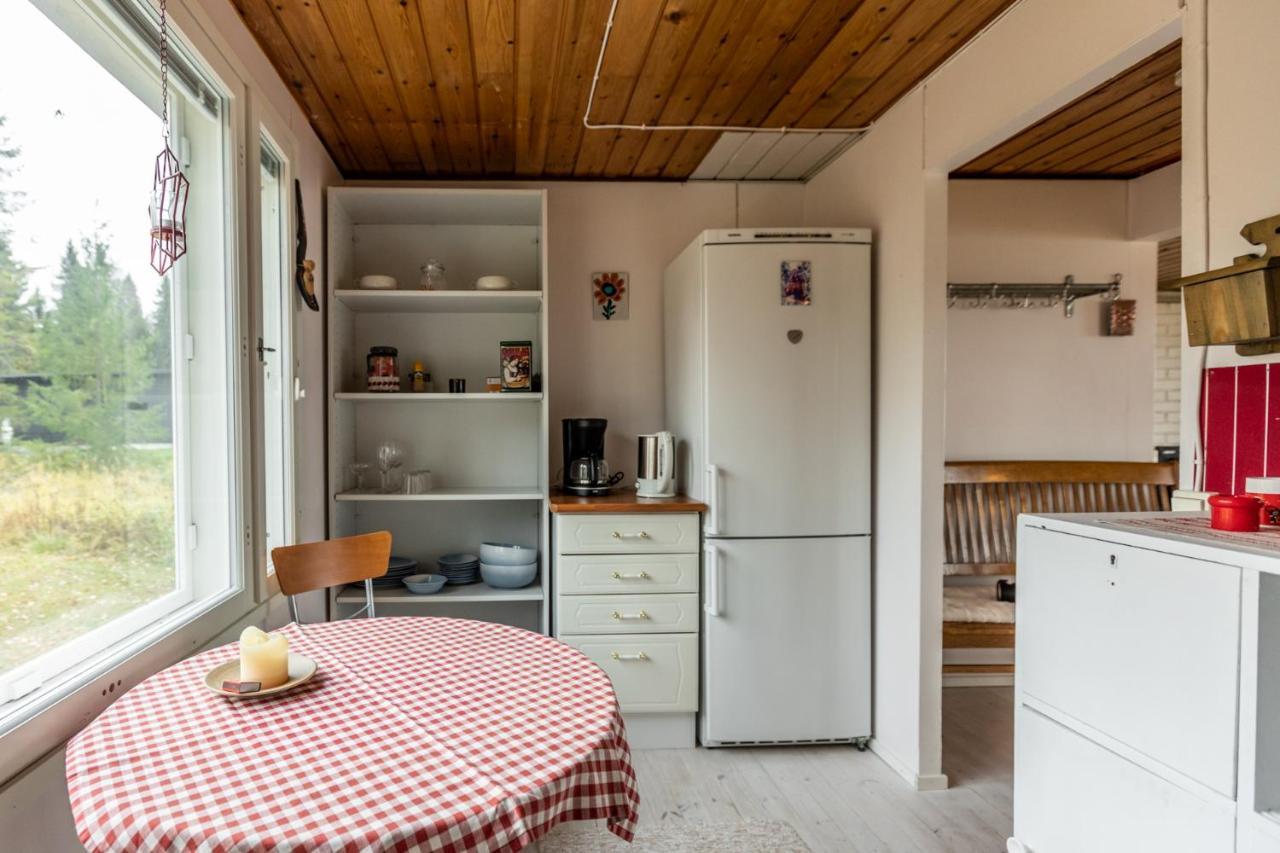Lapland Sunrise Cottage With Lakefront Sauna ロヴァニエミ エクステリア 写真